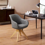 Poltrona girevole in tessuto beige con gambe in legno, singola