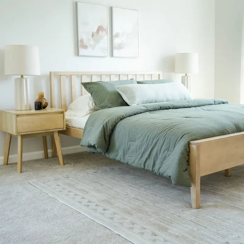 Letto matrimoniale in legno massello nero/queen con testiera a doghe