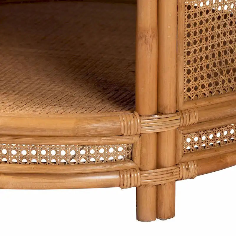 Tavolino da caffè rotondo in rattan color miele chiaro con ripiano aperto, 1 pezzo